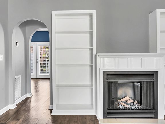 4th image of 608 Spence Enclave Way