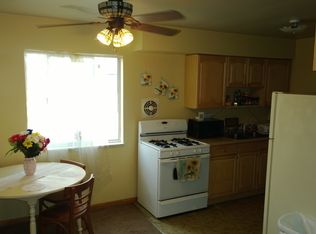 633 American St APT 8, California, PA 15419