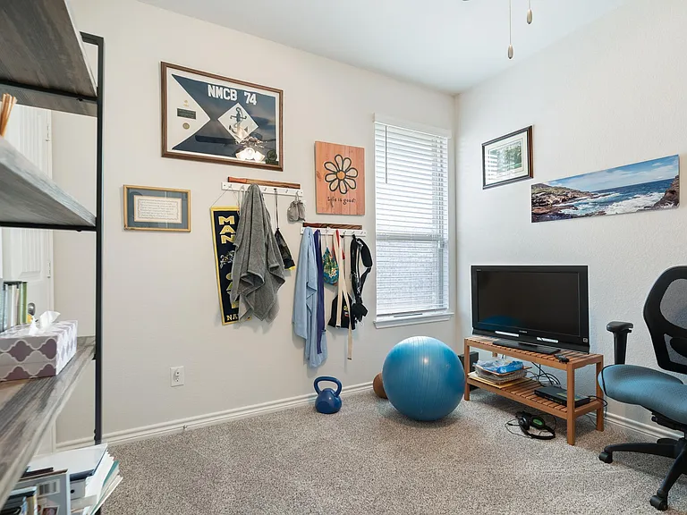 608 Lister Dr — Photo 22