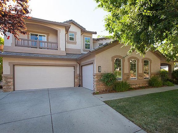 3rd image of 4684 Village Green Dr