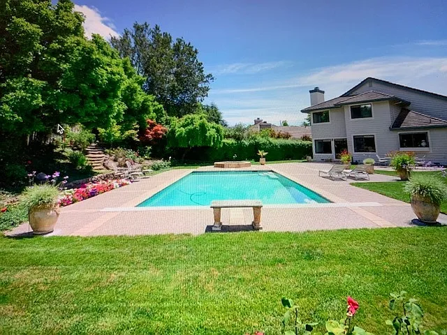 352 Troon Ct — Photo 17