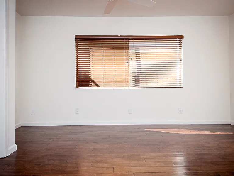 740 Sapphire St — Photo 2
