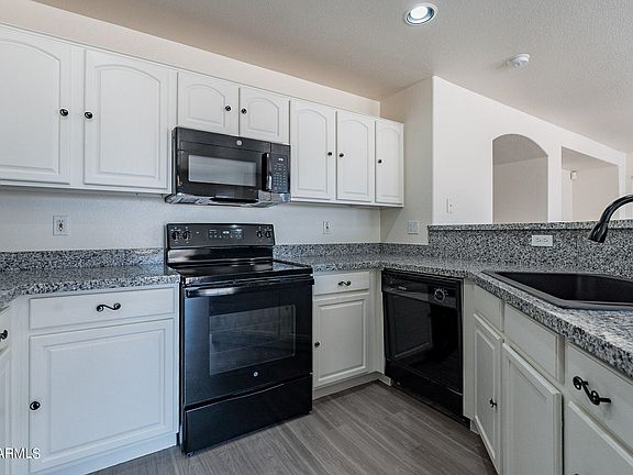 3rd image of 15367 W GELDING Drive