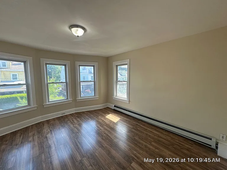 653 Rutherford Ave — Photo 10