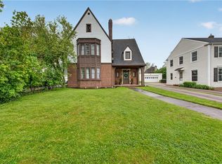 16410 Fernway Rd, Shaker Heights, OH 44120