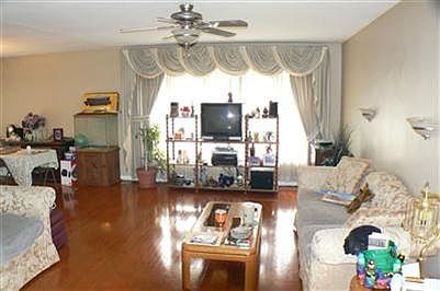 4th image of 1630 W 54th Ave