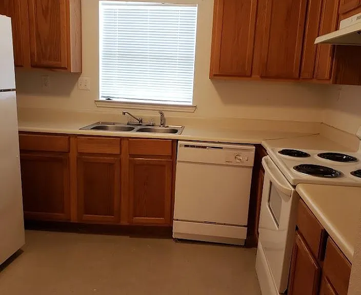 12320 Commercial Dr — Photo 1