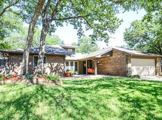 2232 Hurstview Dr, Hurst, TX 76054