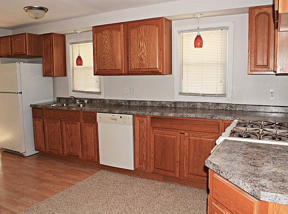 4th image of 734 Sheridan Dr