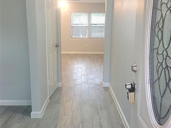 3rd image of 302 Tiegs St