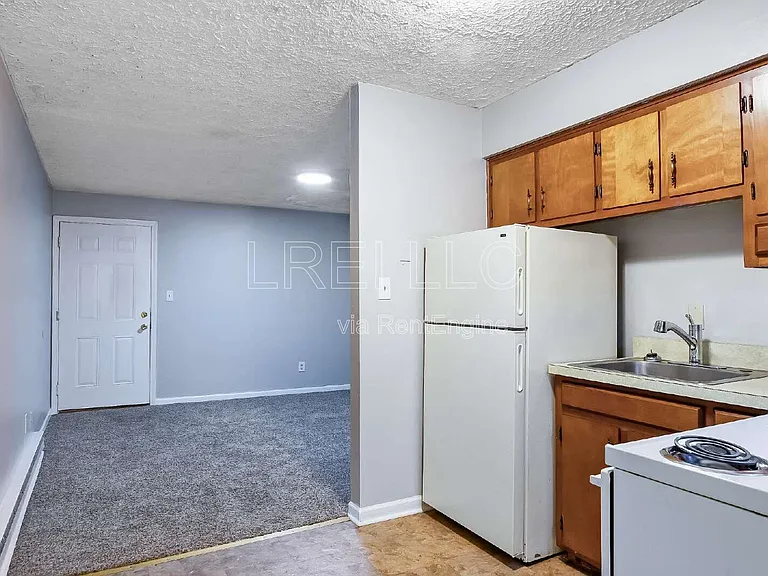 176 Thistlewood Ave #14 — Photo 6