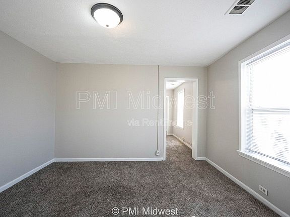 3rd image of 423 Villa Ave