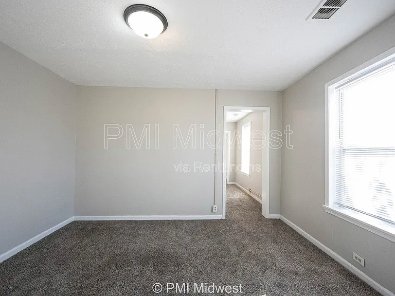 423 Villa Ave — Photo 3