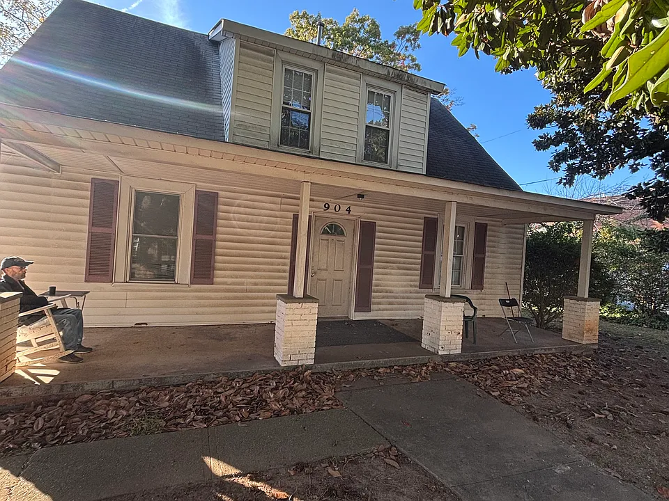 904 Merritt Dr #2