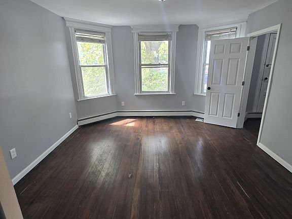 4th image of 168 N 15th St #2R