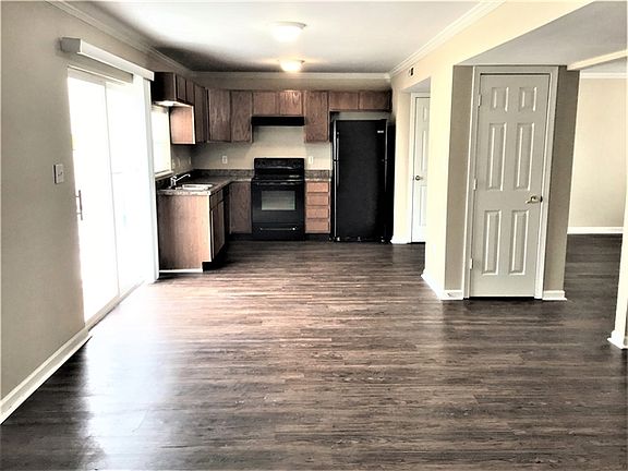 4th image of 2341 Layton Park Ln