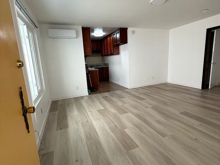516 E Maple St #2 — Photo 7
