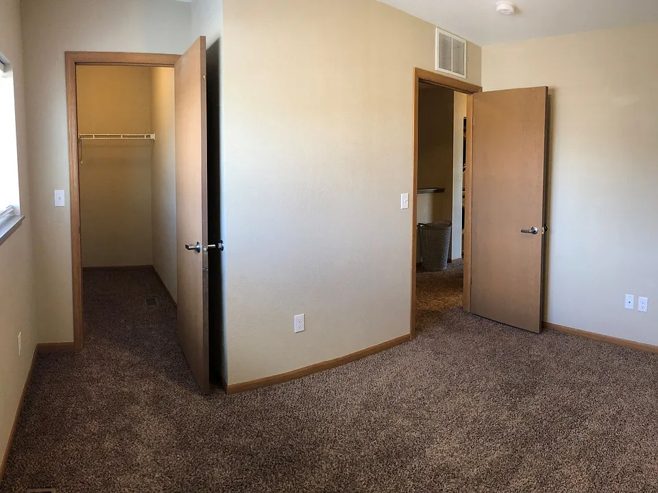 1700 Abraham Pkwy #2