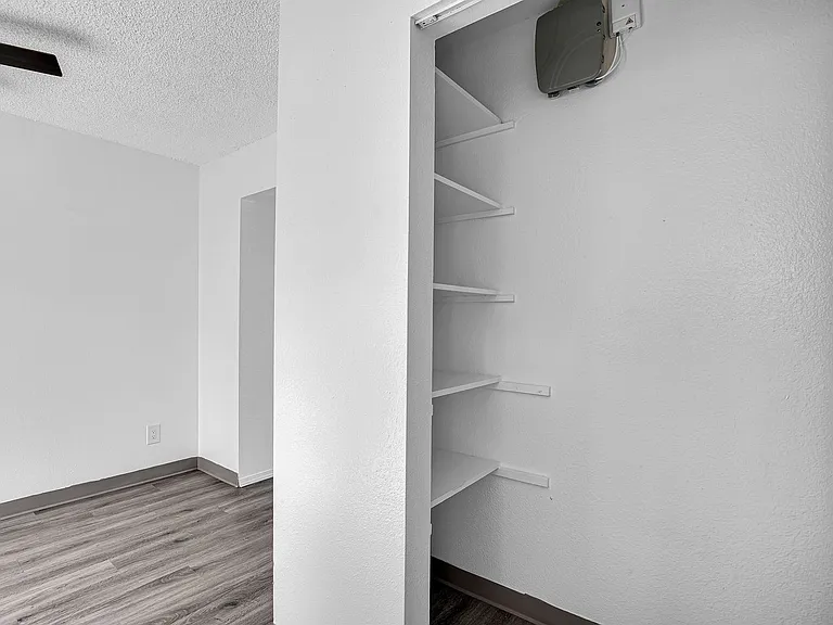 #765 ALDERBROOK APARTMENTS — Photo 17