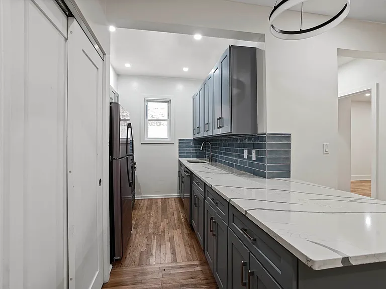 1821 Madison St #6 — Photo 10