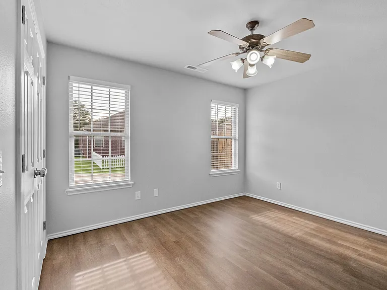 1669 N Evening Shade Dr — Photo 14