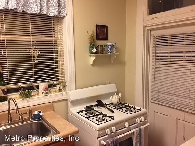 1st image of 2809 Grove Ave