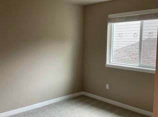 15730 Meadow Rd #B, Lynnwood, WA 98087