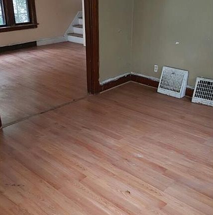 3rd image of 458 Beechwood Dr