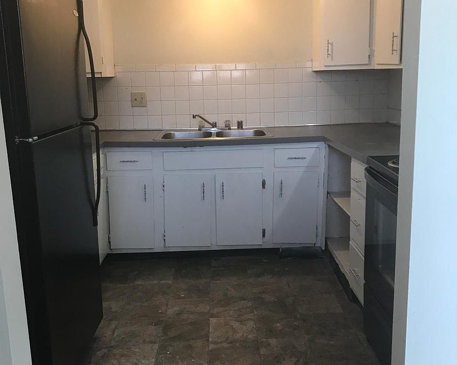 2nd image of 2035 Cummins Ct APT 9