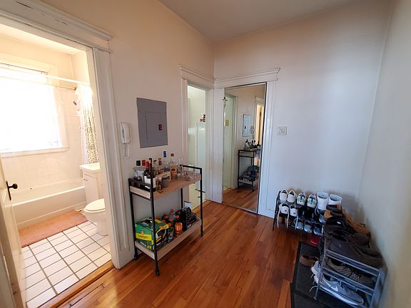 5th image of 15 Colborne Rd APT 15