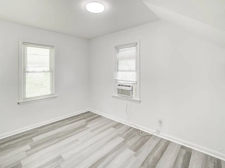 13117 Wilton Ave — Photo 23
