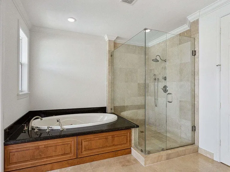 3863 NE 22nd Way — Photo 39
