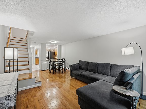 2nd image of 32 Shelburne Road
