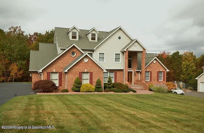 1st image of 125 Lakeview Dr