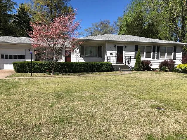 2109 Clark Ave photo 1