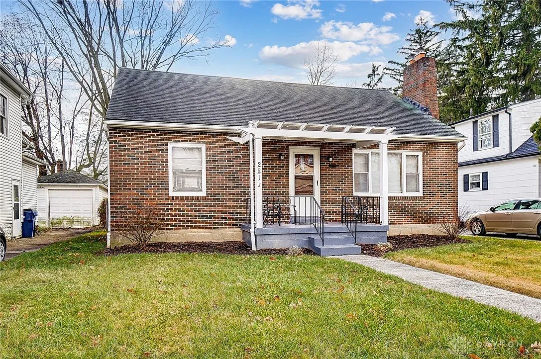 221 W Parkwood Ave photo 1