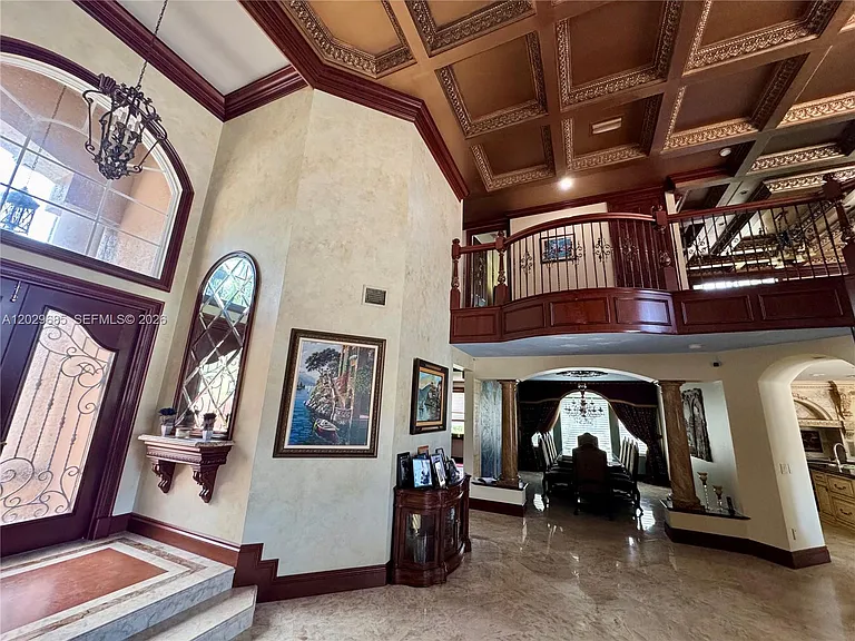 10445 Canterbury Ct — Photo 6