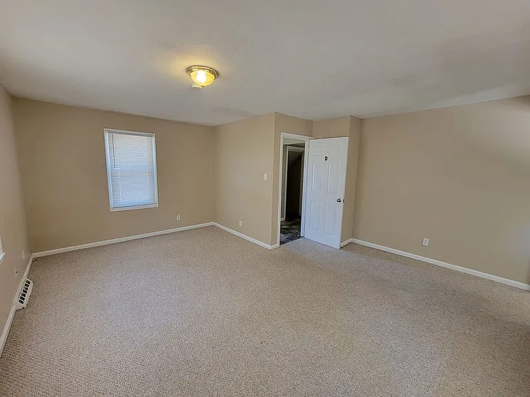 1444 S Bend Ave — Photo 11