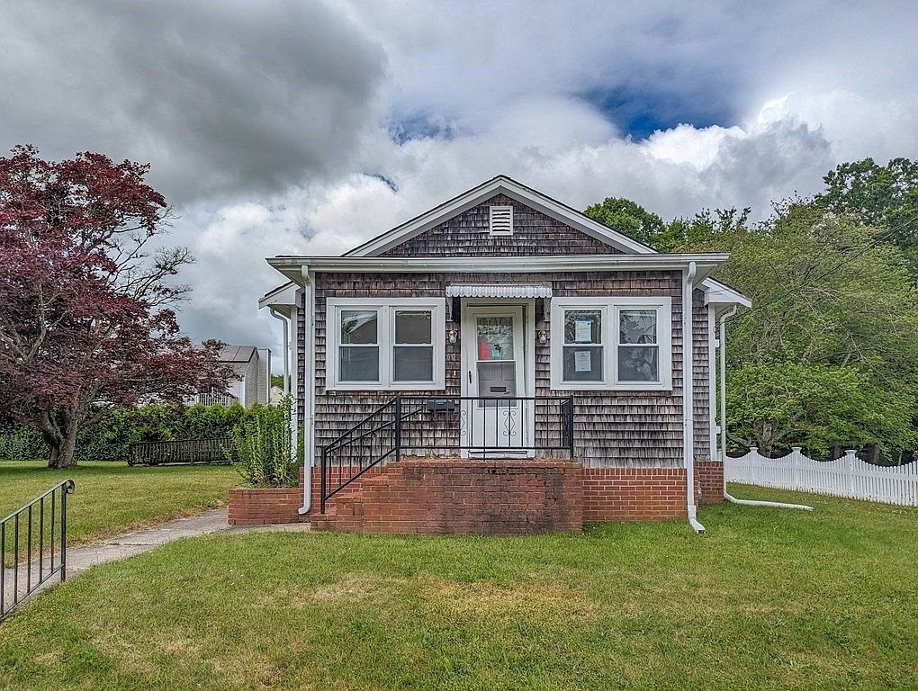 63 Summit Ave, Dartmouth, MA 02747 MLS 73142145 Zillow