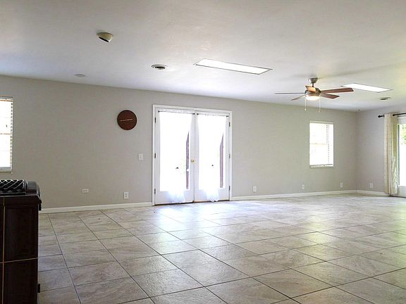 3rd image of 51 Beech Dr