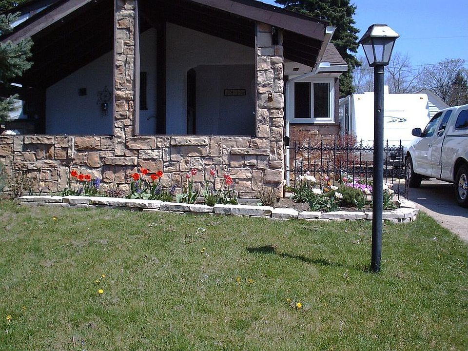 CUTE HOUSE!