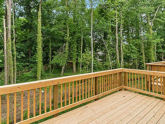 5th image of 629 Eking Green Dr #1