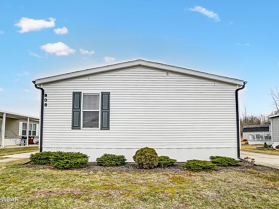 2nd image of 808 Lakeridge Dr