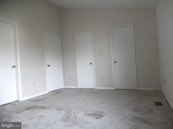 3rd image of 185 Saint Johns Sq