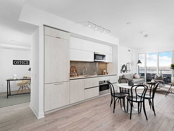 3rd image of 21 Park St E #1508