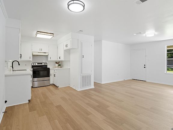 3rd image of 41170 Dean St