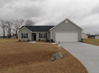 302 Legato Ln, Richlands, NC 28574