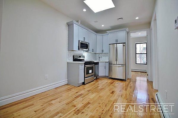 1st image of 1576 Lincoln Pl APT 3