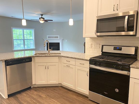 707 Barneswyck Drive The Stovall - Kitchen Overlooking Great Room