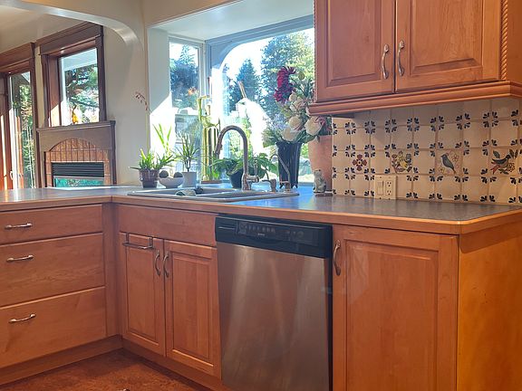 5th image of 1735 NE 106th St #1